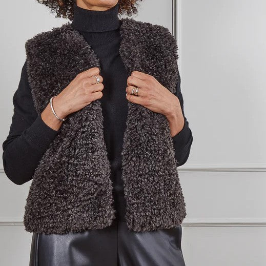 Cosy Gilet in Cocoa